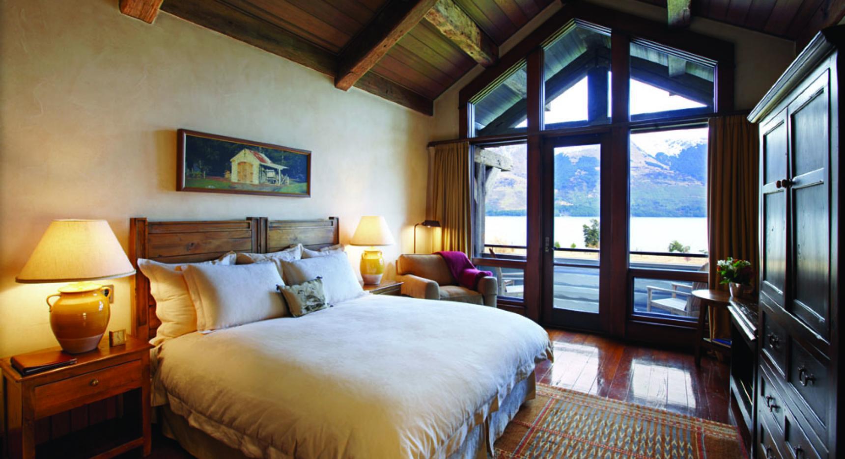 Blanket Bay - guest room 